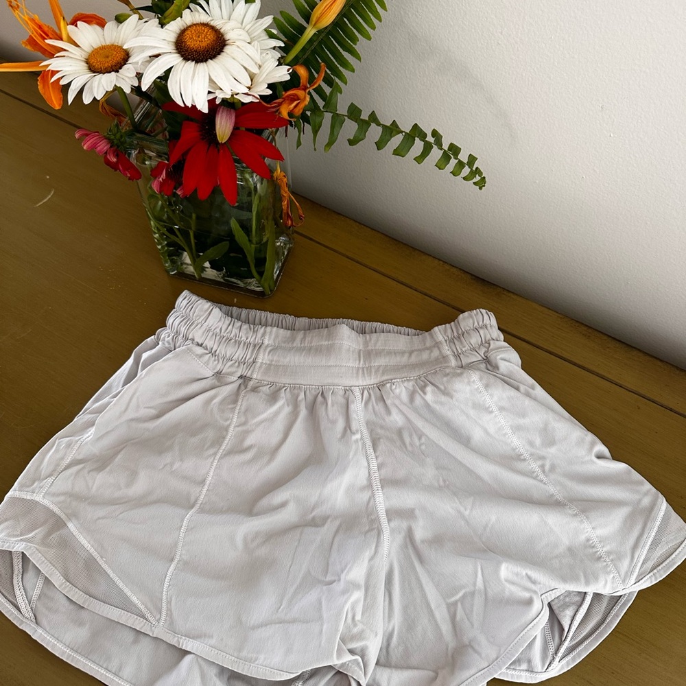 Lululemon Hotty Hot High-Rise Lined Short 2.5"